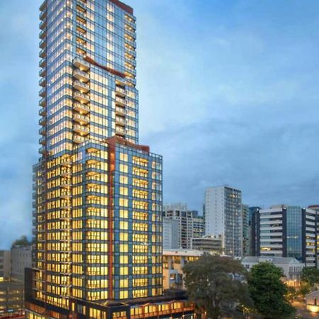 Top Floor Harbour View And Skytower View Apartment In Cbd Auckland Eksteriør bilde